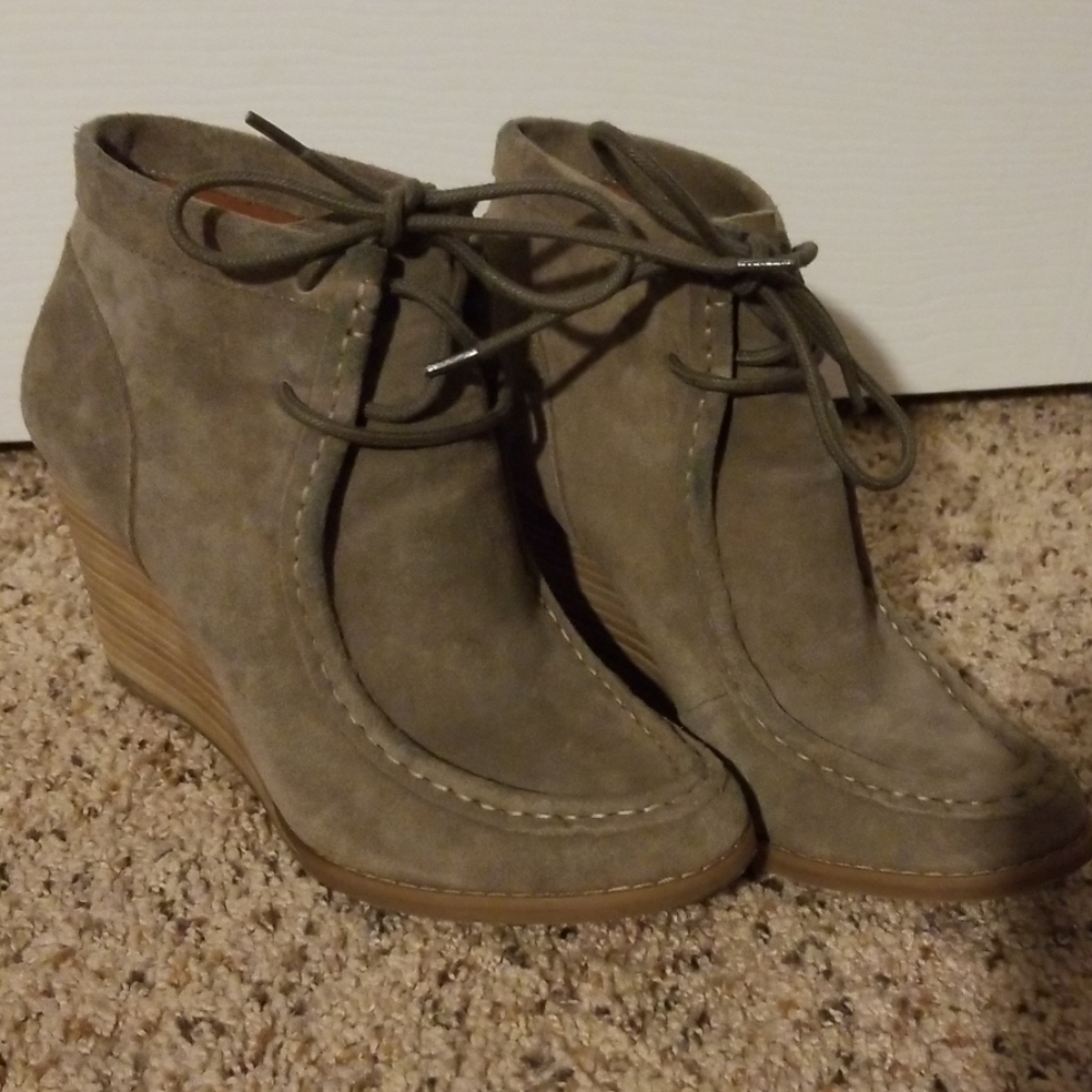 Shoes - Picture 6 of 6